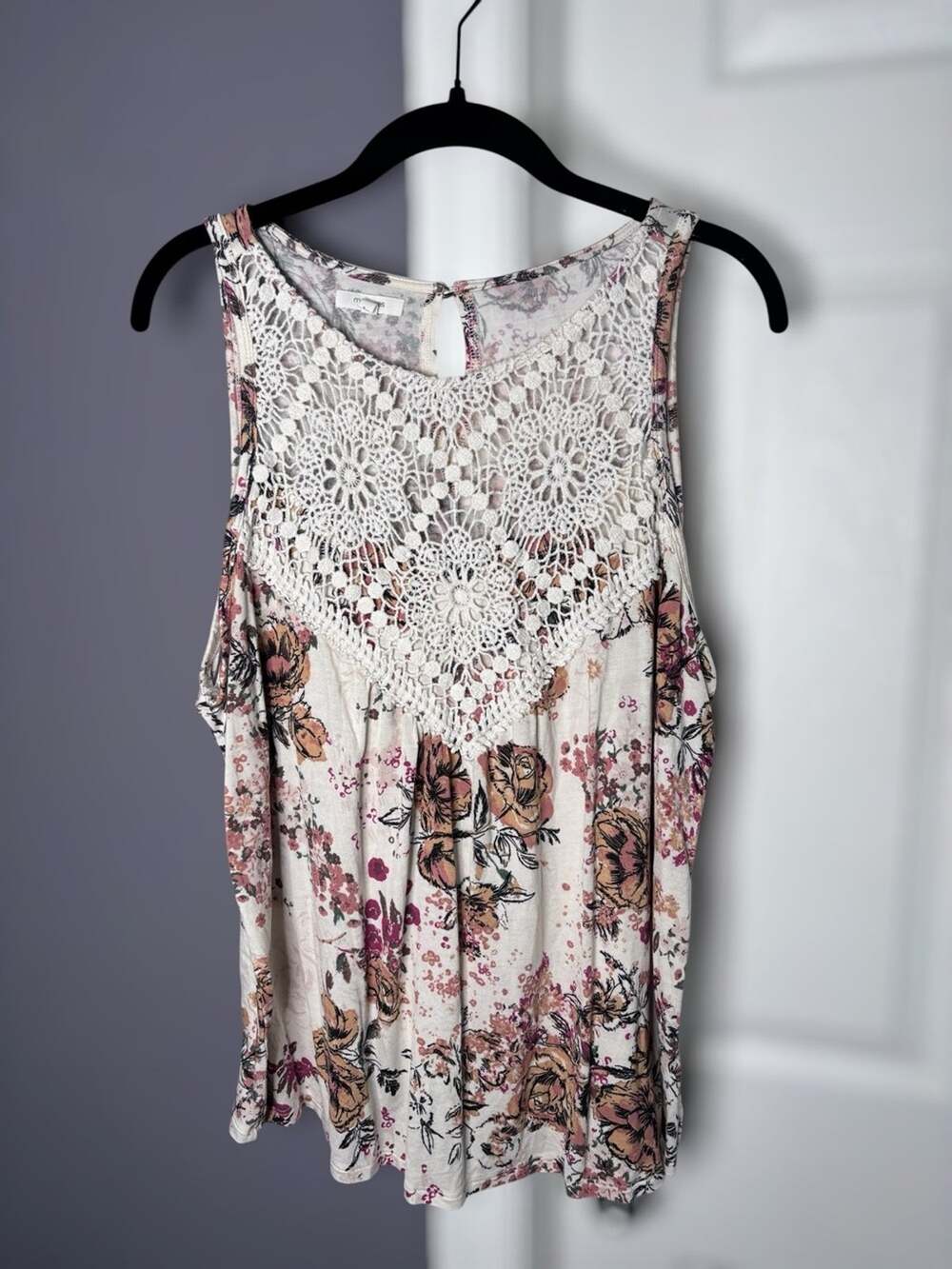 Maurice’s Tan White Floral Sleeveless Top 1X Crochet Front